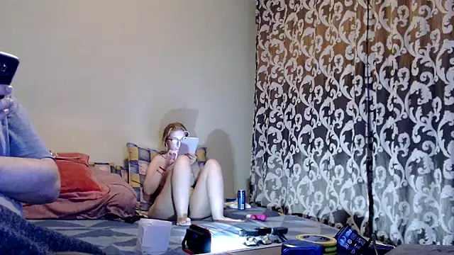 yunis32 online show from February 10, 6:45 pm