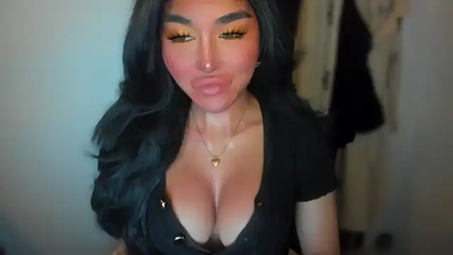 Snapshot of mxshemale_ladyboy chatting on December 6, 5:00 pm mxshemale ladyboy online show from December 6, 5:00 pm