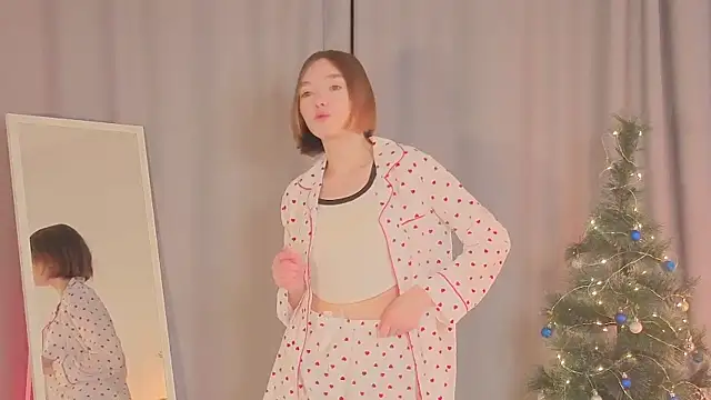 Snapshot of Leyla_crsh chatting on December 16, 6:18 am Leyla crsh online show from December 16, 6:18 am