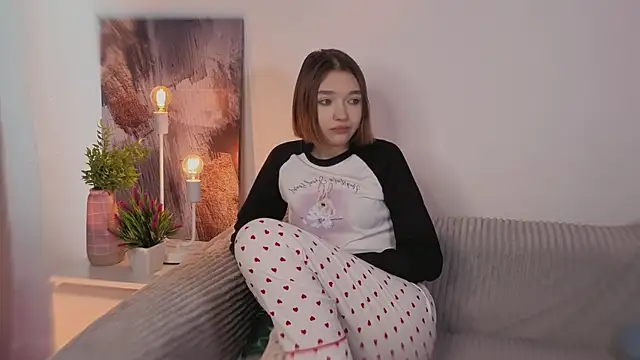 Leyla crsh online show from February 5, 5:34 am