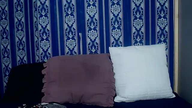 TemptingCloeXx online show from February 2, 6:17 pm