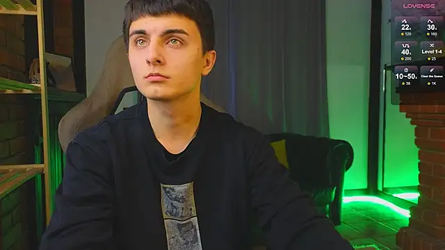 Snapshot of Marco_Flow chatting on December 19, 9:05 am Marco Flow online show from December 19, 9:05 am