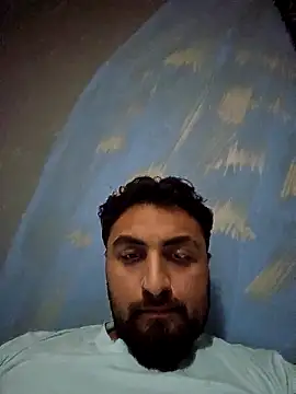 Snapshot of Moreno_002_ chatting on December 15, 5:17 pm Moreno 002 online show from December 15, 5:17 pm