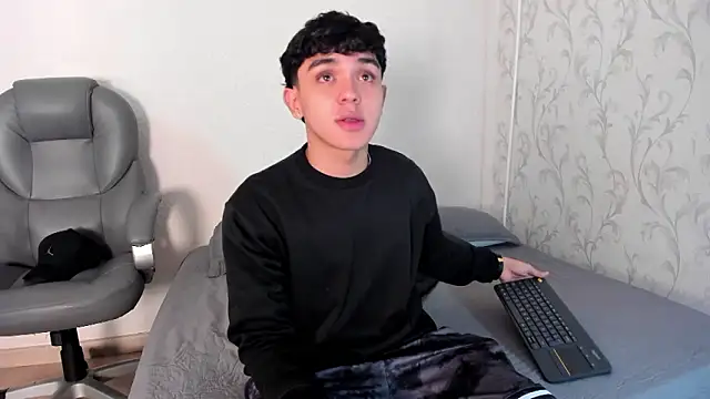  TaylorBlack online show from March 18, 11:35 am