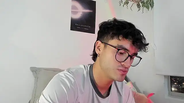 Snapshot of charlie_dicker chatting on December 17, 11:55 pm charlie dicker online show from December 17, 11:55 pm