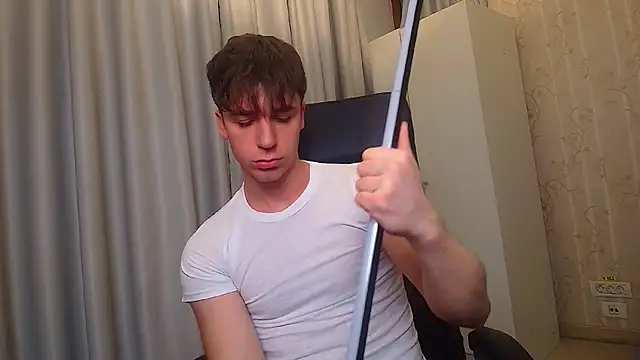 KellenWest online show from February 6, 5:23 am