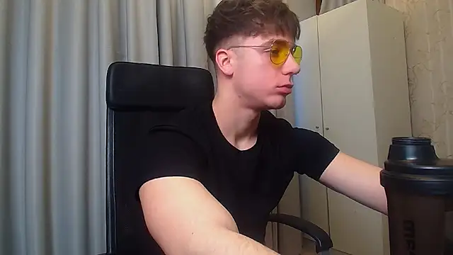 KellenWest online show from February 20, 5:26 am