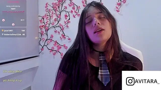 Snapshot of vanesita_ chatting on May 15, 11:56 pm vanesita online show from May 15, 11:56 pm