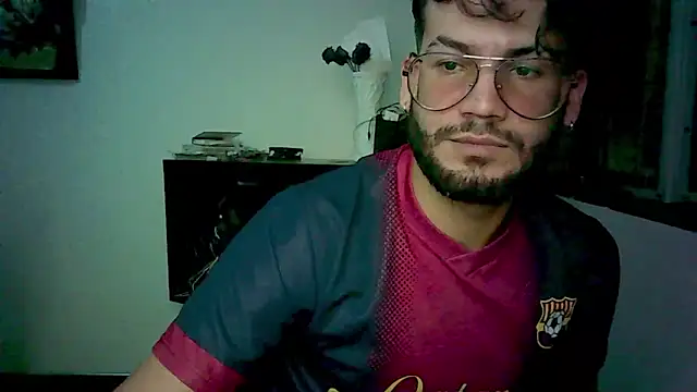 thedragonboyxxx online show from March 12, 4:18 am