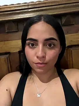 Snapshot of MiaLux66 chatting on December 20, 3:13 am MiaLux66 online show from December 20, 3:13 am