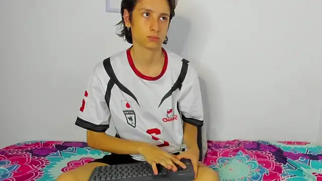 cirosky elchicopolla online show from February 18, 3:35 am