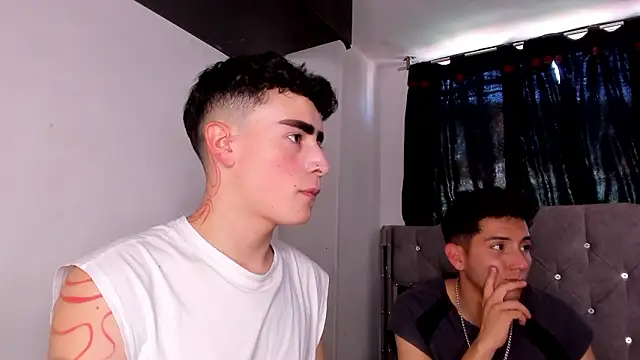 naughtysalomon   online show from March 15, 9:32 pm