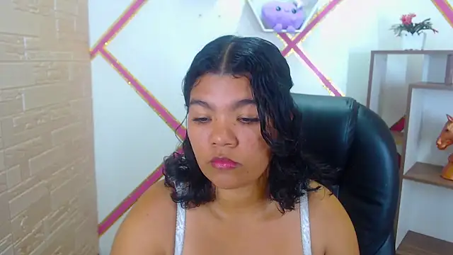 Heidy Colins online show from March 1, 1:40 am