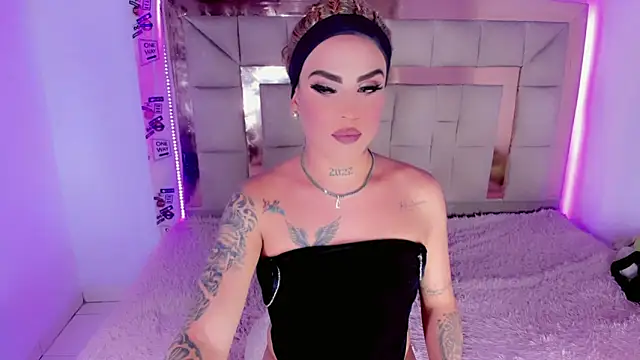 Snapshot of miludollts chatting on February 7, 7:23 am miludollts online show from February 7, 7:23 am