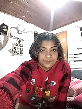 Snapshot of Zarah_Moon chatting on December 20, 2:40 am Zarah Moon online show from December 20, 2:40 am