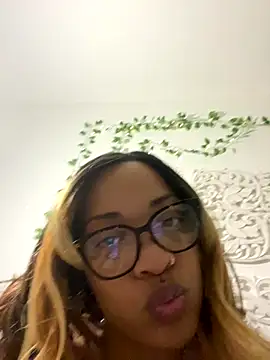 Snapshot of SweeTexasKyn chatting on December 17, 5:13 am SweeTexasKyn online show from December 17, 5:13 am