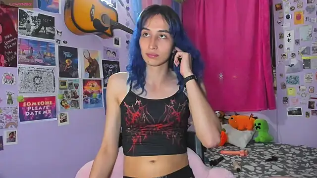 Snapshot of Elis-Darling chatting on June 10, 11:24 pm Elis-Darling online show from June 10, 11:24 pm