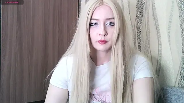 Snapshot of Nikki_Roseana chatting on December 17, 4:24 pm Nikki Roseana online show from December 17, 4:24 pm