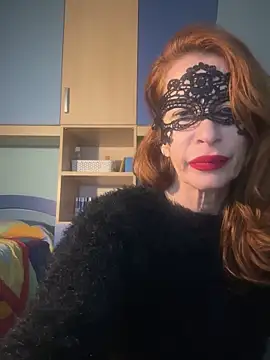 Snapshot of JessicaQueenFire chatting on February 6, 8:56 pm JessicaQueenFire online show from February 6, 8:56 pm