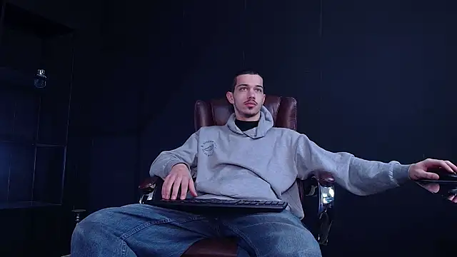 KaydenDrew online show from December 18, 5:24 am