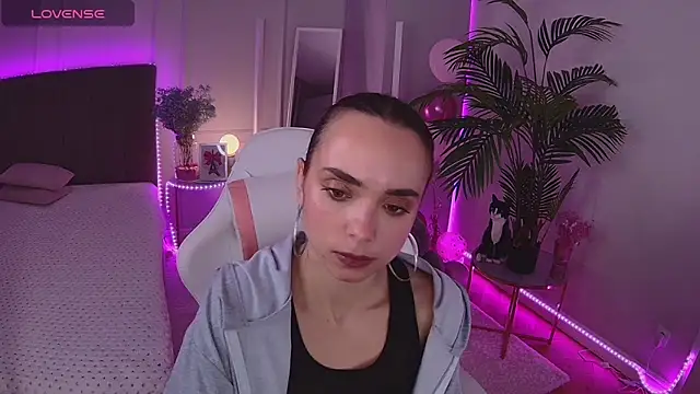 Snapshot of Dayana_Foxy chatting on December 17, 8:53 am Dayana Foxy online show from December 17, 8:53 am