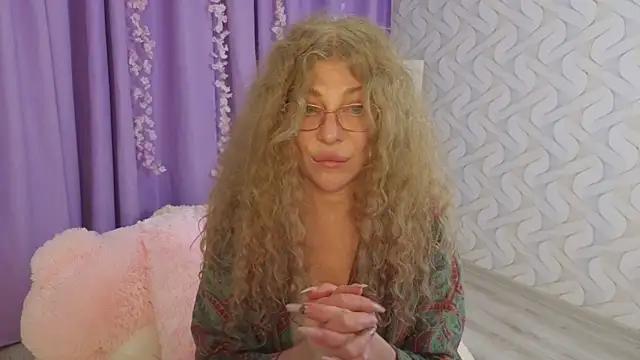 Snapshot of EvaTemptt chatting on March 1, 4:42 pm EvaTemptt online show from March 1, 4:42 pm