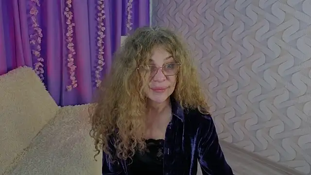 Snapshot of EvaTemptt chatting on March 2, 3:52 pm EvaTemptt online show from March 2, 3:52 pm