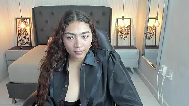 Snapshot of angelinemore chatting on December 22, 7:44 pm angelinemore online show from December 22, 7:44 pm