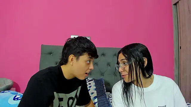 Snapshot of ariloe_quintero chatting on February 1, 2:10 am ariloe quintero online show from February 1, 2:10 am