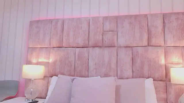 ScarlettFoox online show from December 22, 1:08 pm