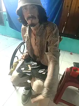 sk8-boy online show from February 5, 1:49 pm