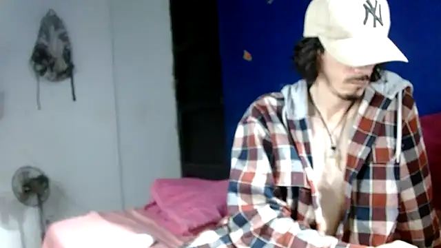 sk8-boy online show from April 4, 4:04 pm