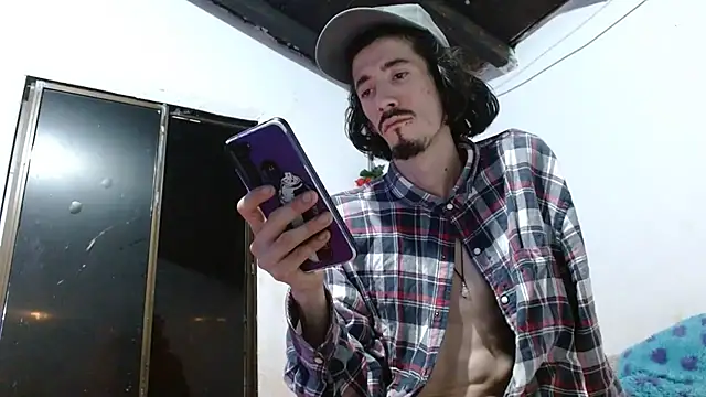 sk8-boy online show from July 15, 9:09 pm