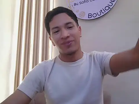 Snapshot of kracjunior chatting on December 19, 7:54 pm kracjunior online show from December 19, 7:54 pm