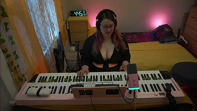 FireproofCuriousiteaze online show from February 12, 9:43 pm