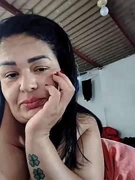 Snapshot of Camilaxxo chatting on April 28, 9:42 pm Camilaxxo online show from April 28, 9:42 pm