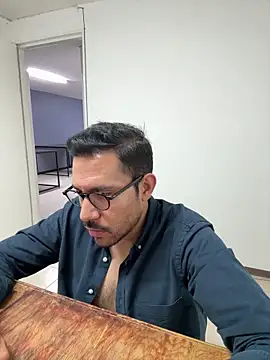 AdrianGarcia89 online show from April 9, 6:19 am