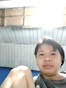 Snapshot of Girl-6868 chatting on February 23, 3:15 am Girl-6868 online show from February 23, 3:15 am