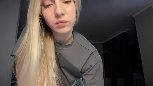 blondinkaa online show from April 7, 8:53 pm