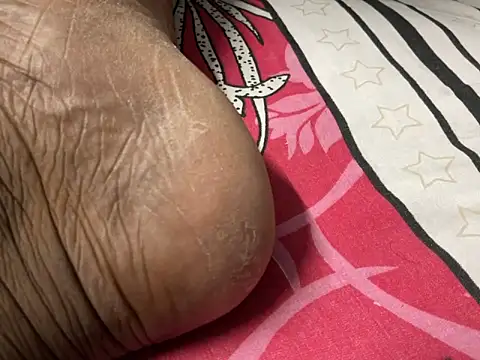 Snapshot of delhi_real_bull chatting on December 17, 4:24 pm delhi real bull online show from December 17, 4:24 pm