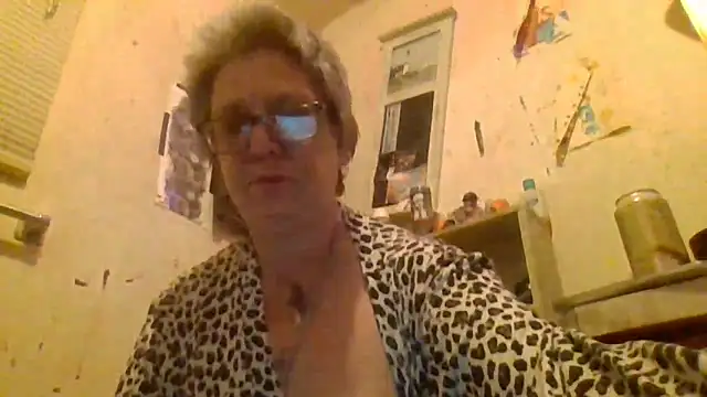 becky1111 online show from April 10, 10:09 am