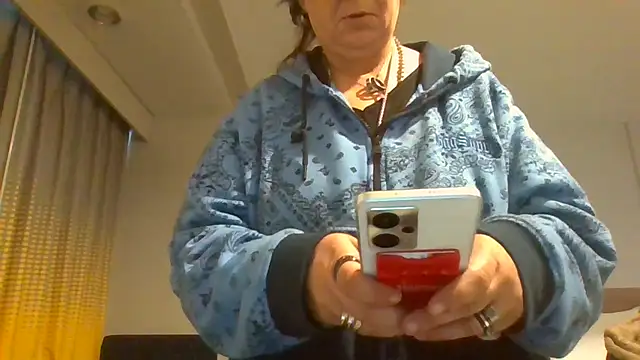 becky1111 online show from April 17, 1:36 pm