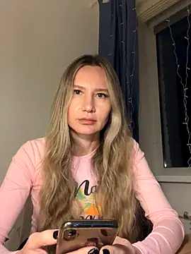 Snapshot of 1Moonlight1 chatting on December 20, 5:42 pm 1Moonlight1 online show from December 20, 5:42 pm