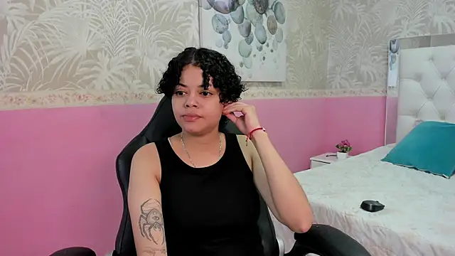 Snapshot of Sasha_Venom chatting on May 21, 1:34 am Sasha Venom online show from May 21, 1:34 am