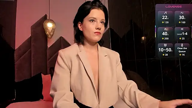 RowenMoon online show from February 25, 9:46 pm