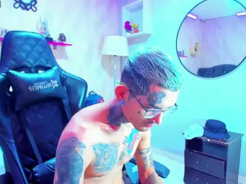 Boy tatto77 online show from January 19, 4:00 pm