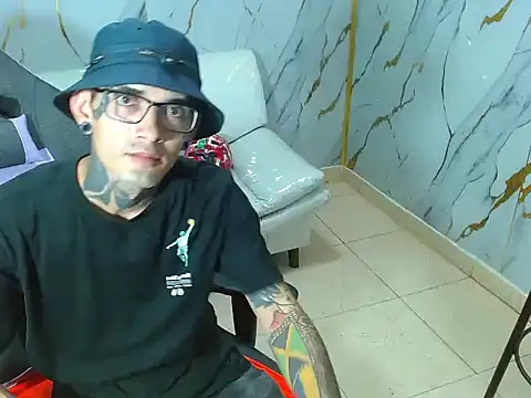 Boy tatto77 online show from February 5, 6:56 pm