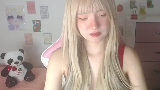 Snapshot of Sweet_Sky1 chatting on December 20, 11:45 pm Sweet Sky1 online show from December 20, 11:45 pm