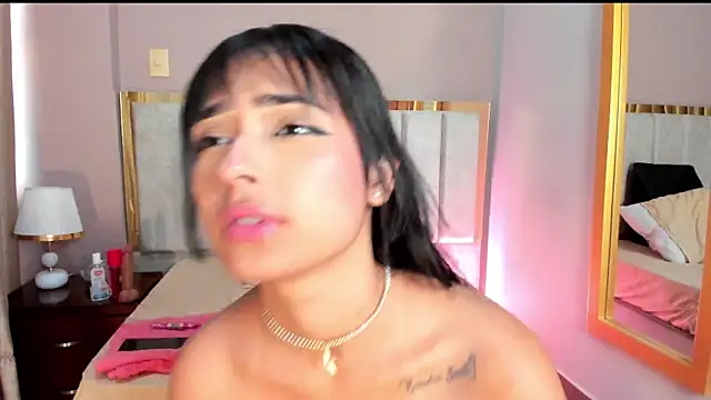 GahiaBelucci online show from April 14, 6:25 pm