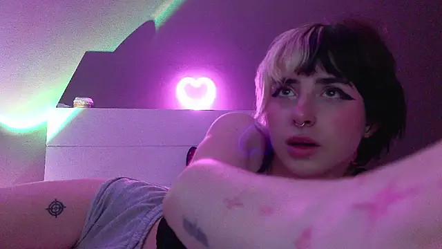 MikaScarlet online show from April 4, 2:32 am